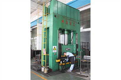 零部件折彎區(qū)